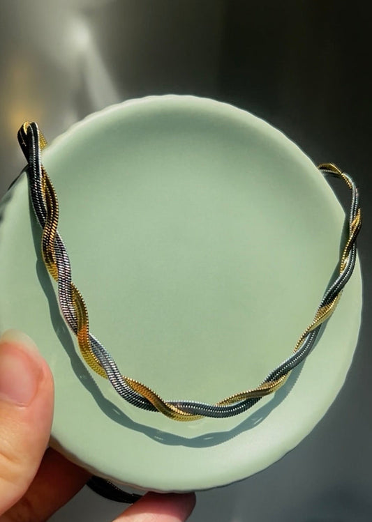 The Essential Twisted Duo Necklace
