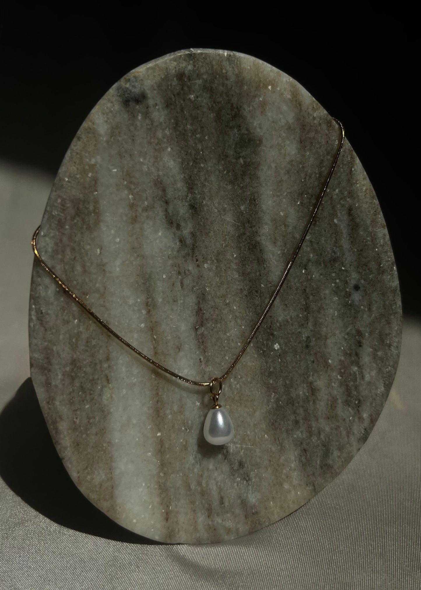 The Essential Pearl Pendant